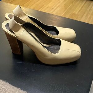 Pour La Victoire Leather Slingback Heels